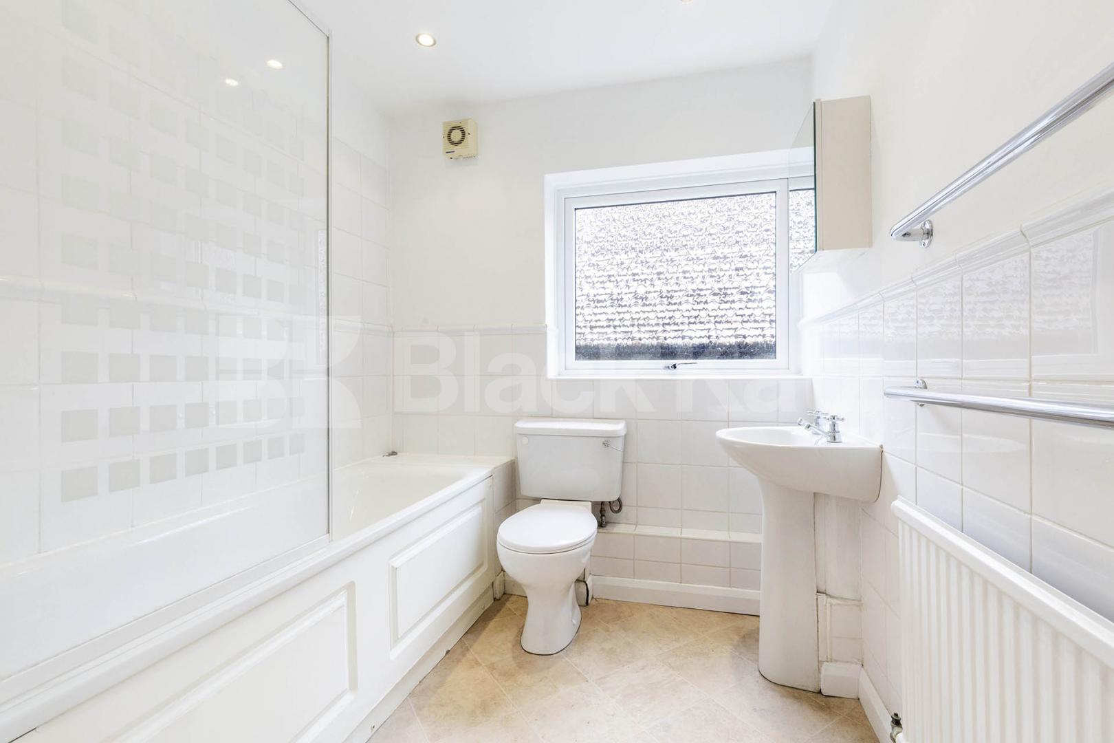 2 bedroom 2 bathroom maisonette with garden located close to Highgate station  Stanhope Road, Highgate